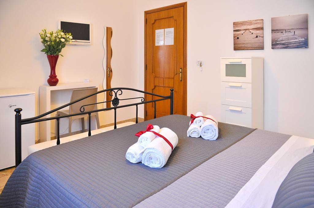 Lu Puzzu Luengu B&B Leverano Exteriér fotografie